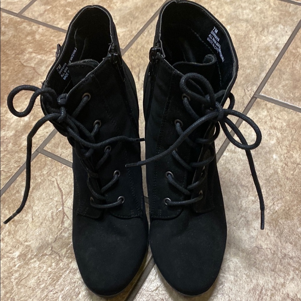 Rialto Black Lace-Up Size 7M Booties Collegiate Coquette Sexy Heels